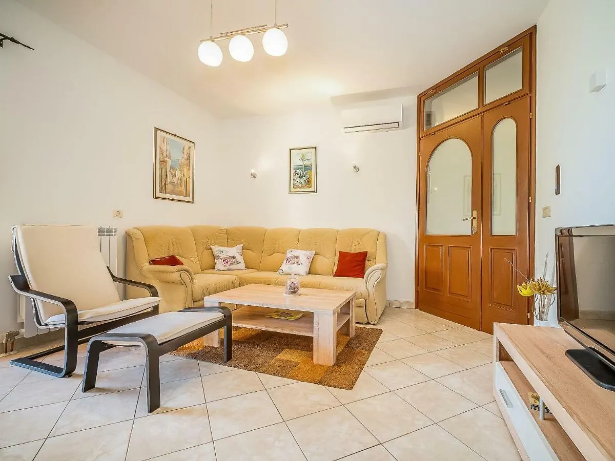 Holiday Home Mila By Interhome Kras 0*,  Croatie